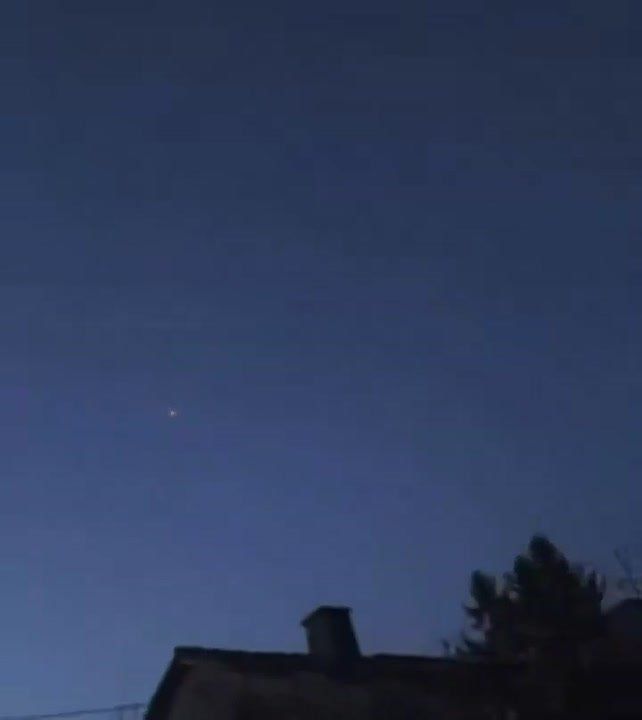 «Яркий гигантский шар, проносящийся по сумрачному небу»: над Европой пролетел болид