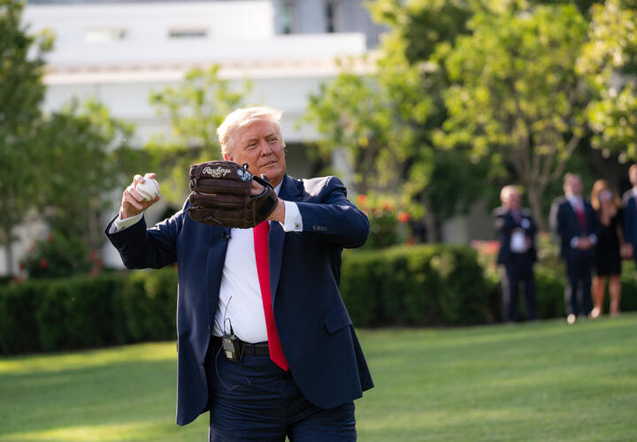 Трамп думает «по-дружески установить контроль» над Кубой, цены на газ в ЕС выросли на 90 процентов из-за ситуации в Иране: что произошло, пока вы спали