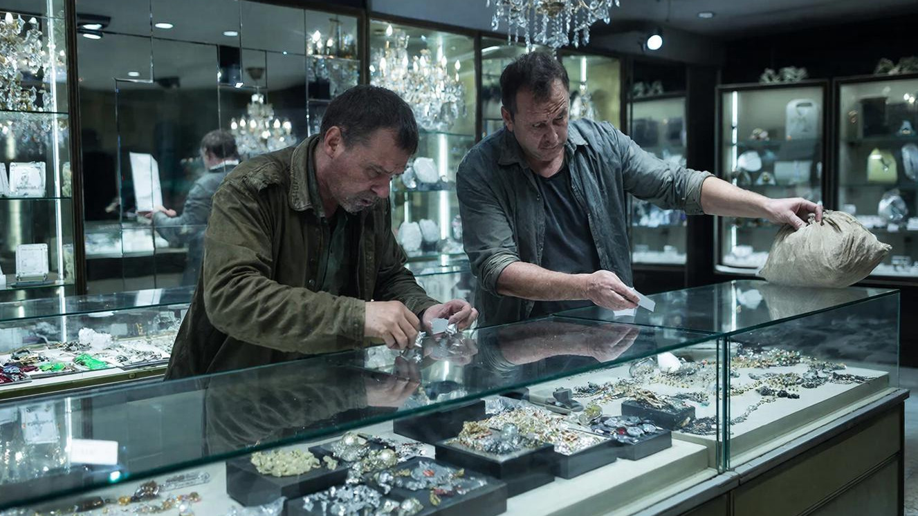 В Абинске обокрали ювелирный магазин