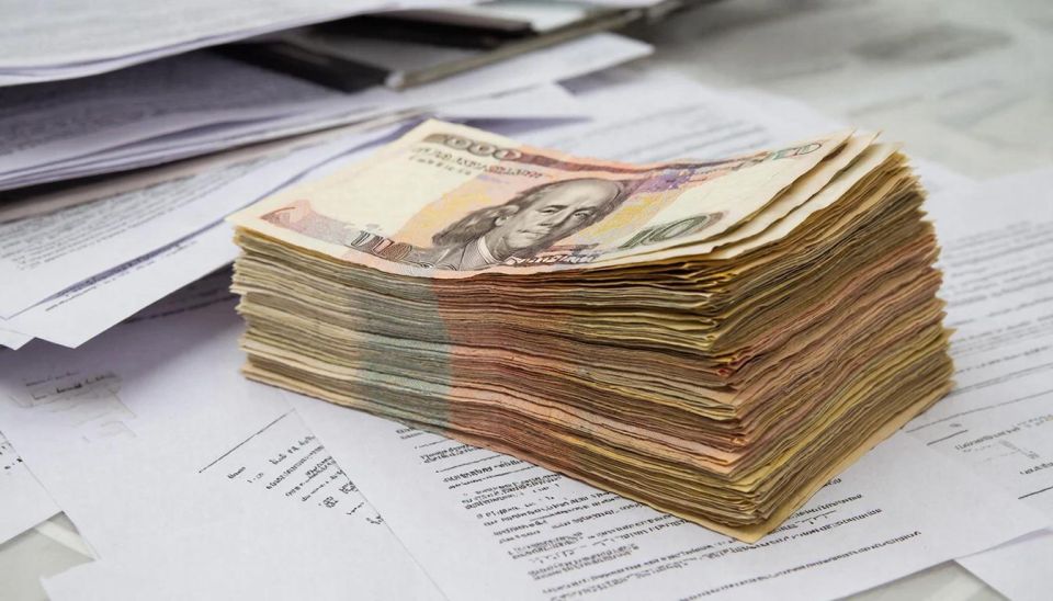 Пятеро строителей "облегчили" краевой бюджет почти на 100 млн рублей