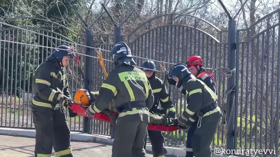 Вениамин Кондратьев: Вместе с главой МЧС России Александром Куренковым открыли новую пожарно-спасательную часть в хуторе Бетта