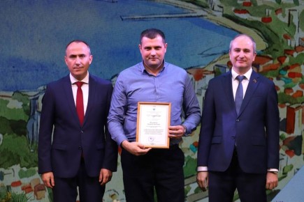 В преддверии Дня работников ЖКХ и бытового обслуживания чествовали лучших сотрудников отрасли Геленджика