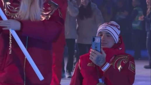 Российские спортсмены вышли с триколором на закрытии Паралимпиады в Италии