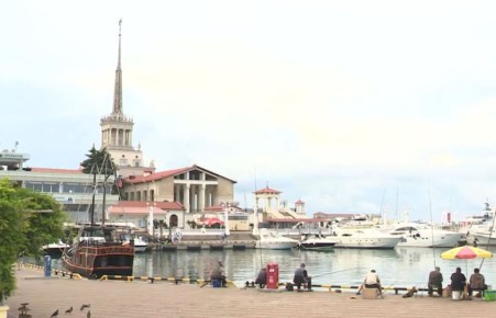 Красивую жизнь за счёт работодателя устроил себе официант в Сочи