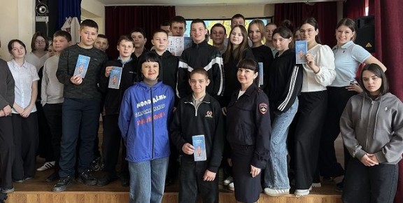 Автоинспекторы Кубани напоминают подросткам, что халатное отношение к собственной безопасности влечет трагические последствия