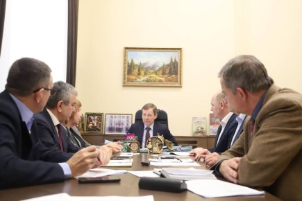 Председатель аграрного комитета ЗСК Сергей Орленко провел заседание рабочей группы, на котором проанализировали осуществляемую в субъекте деятельность по повышению плодородия кубанских черноземов и эффективность реализации...