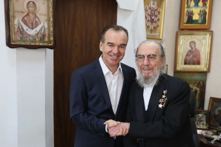 Вениамин Кондратьев поздравил Виктора Захарченко с 88-летием