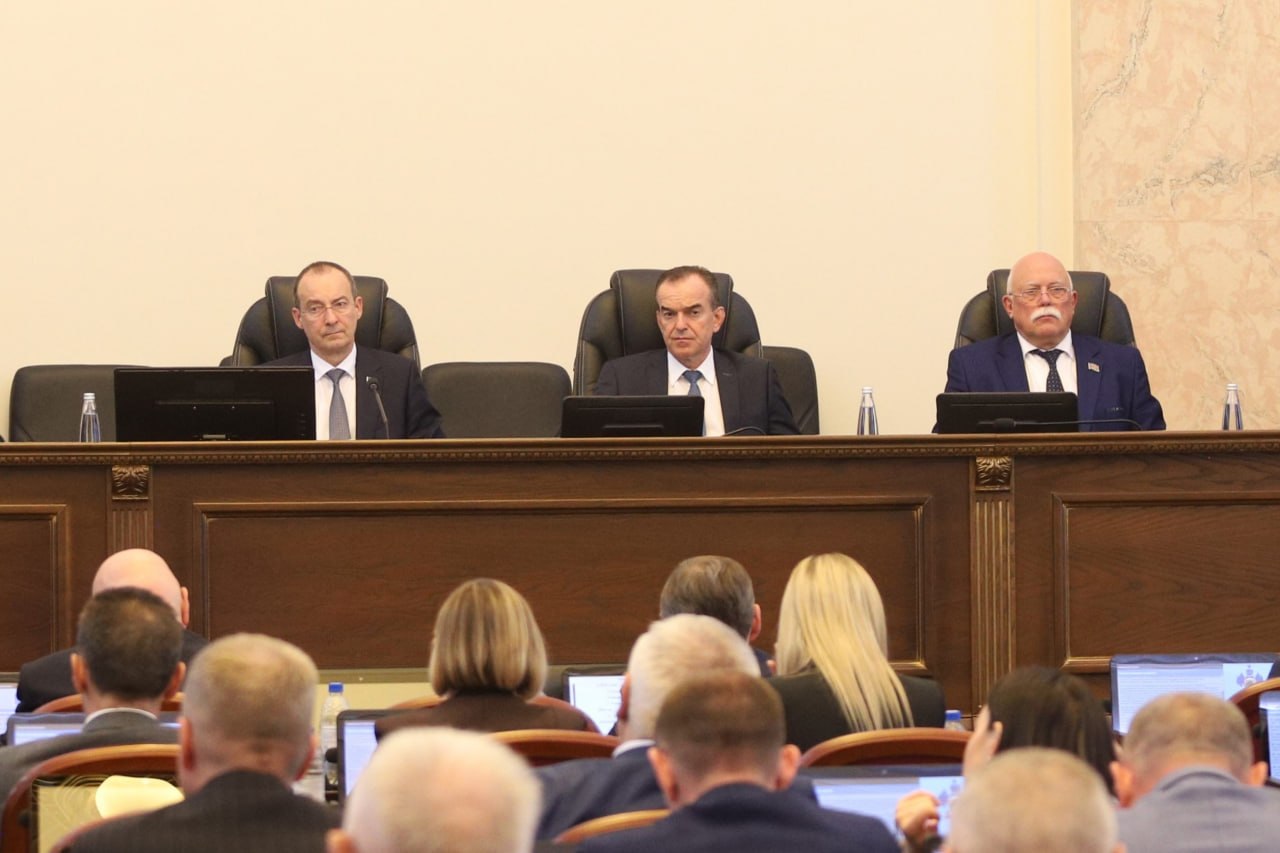 Вениамин Кондратьев: Дорожный фонд региона в 2026 году составит 63,7 миллиарда рублей