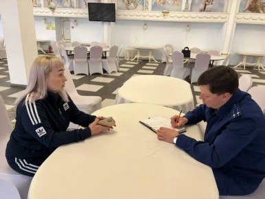 Славянской межрайонной прокуратурой проведен прием граждан, попавших в трудную жизненную ситуацию