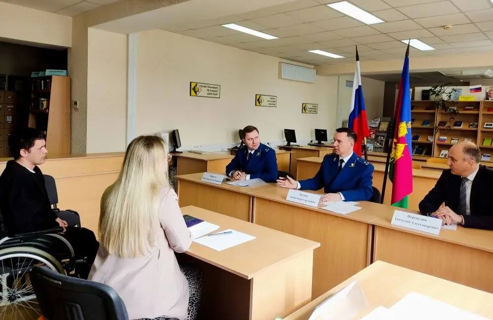 Исполняющим обязанности прокурора края Александром Трухиным проведен личный прием жителей Тихорецкого района