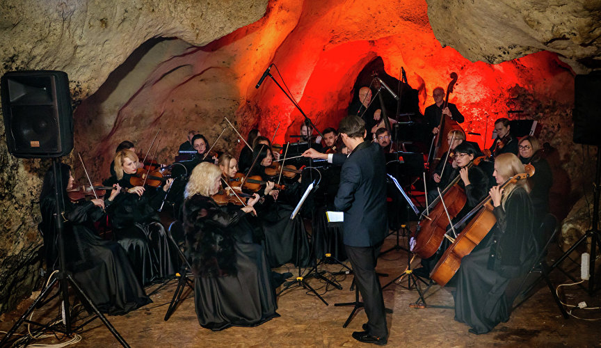 Апрельские концерты в необычных местах Крыма: что посетить