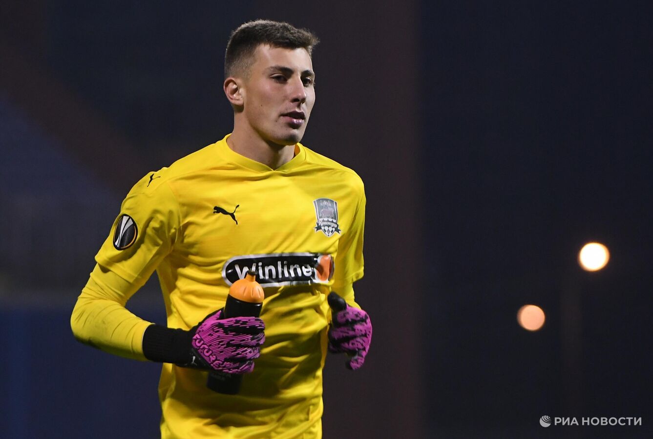 Стало известно, кто займет место в воротах сборной России в матче с Мали