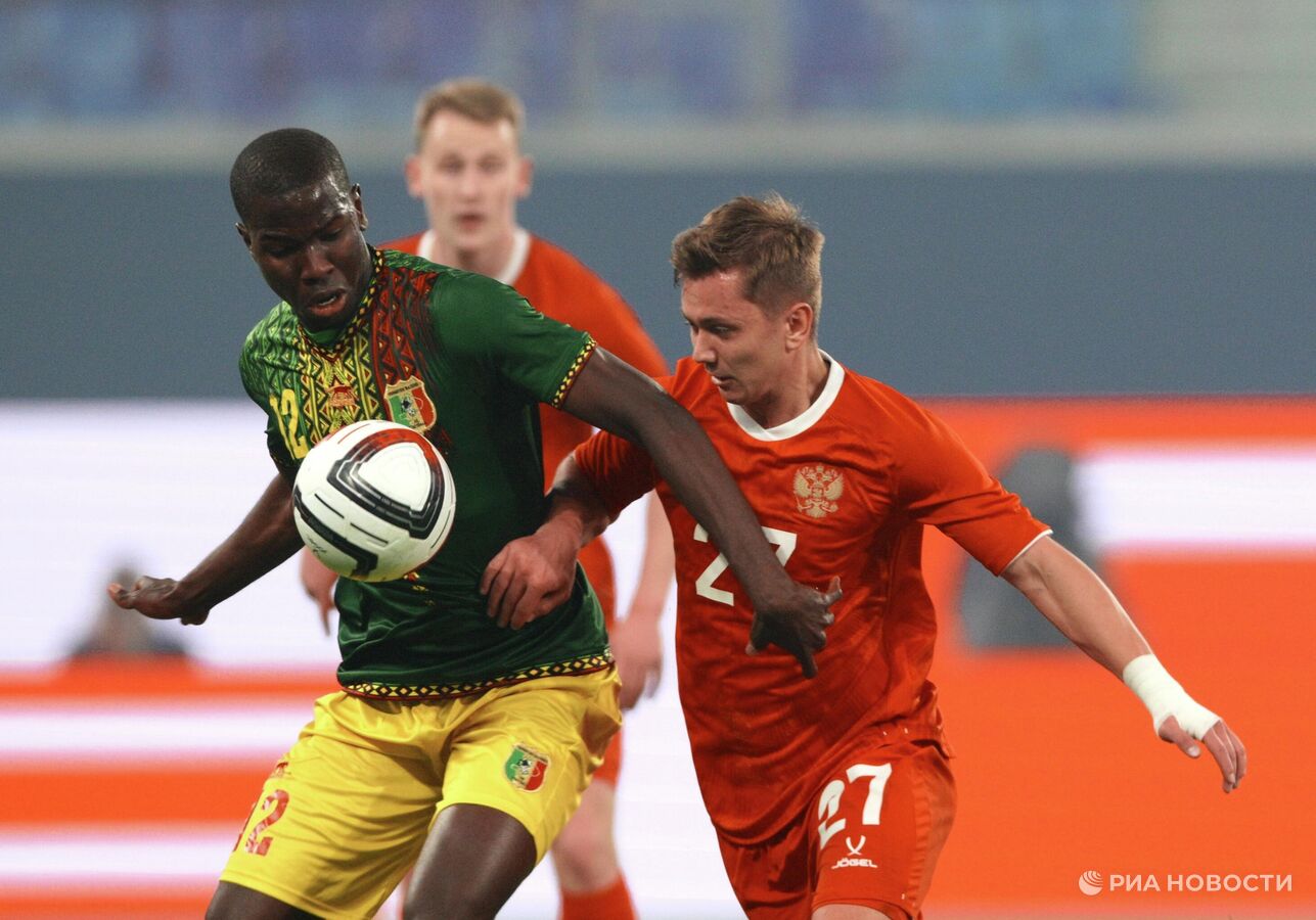 В сборной России бывают разговоры на повышенных тонах, заявил Баринов