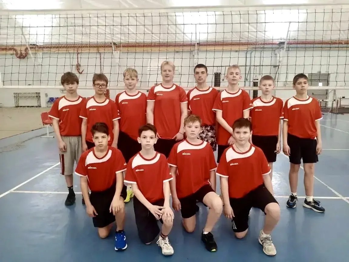 29 марта в спортивном комплексе «Солнечный» прошло Открытое Первенство МО Ейский район по волейболу среди команд юношей 2013-2014 годов рождения