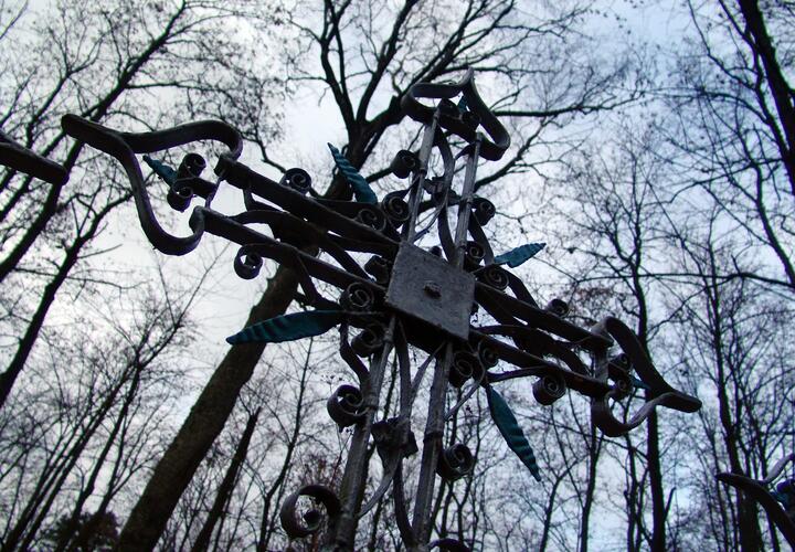 Тело модели с российскими корнями оказалось обезглавлено перед перезахоронением