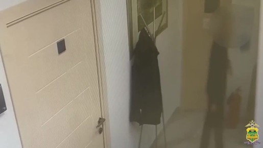 В Сочи мужчина украл из медцентра куртку и зонт, чтобы сделать подарок подруге