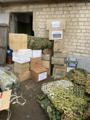 Андрей Кравченко: Волонтеры Центра гуманитарной помощи и ситуационного реагирования города-героя доставили посылки в военные части и пункт временного размещения Херсонской области