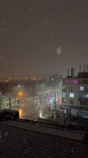 Апрельский снег в Краснодаре: ещё вчера в городе было +20 °С, пишут в местных пабликах