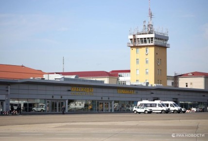 В аэропорту Краснодара ввели ограничения на прием и выпуск воздушных судов