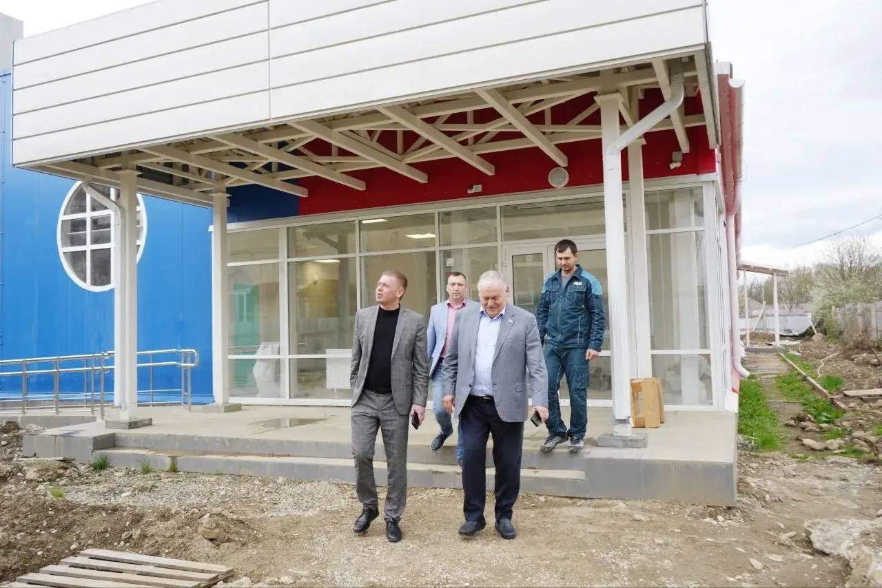 Депутат ГД Константин Затулин проверил стройки и соцобъекты в Апшеронске