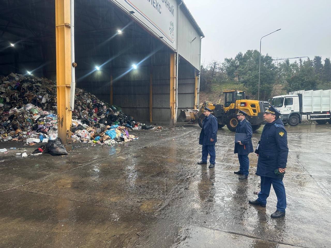 В Сочи прокуратурой выявлены нарушения природоохранного законодательства при обращении с коммунальными отходами