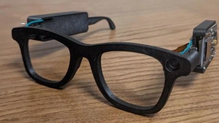 1 Школьник из Новороссийска создал очки для слабовидящих дешевле обычной трости