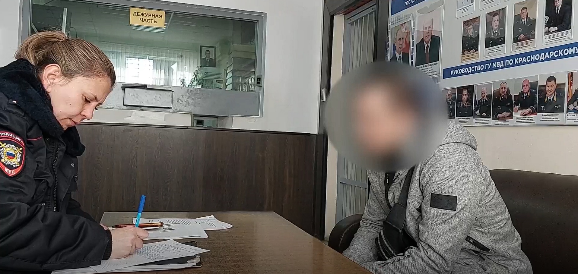 На Кубани турист показал полицейским липовые права. Ему грозит два года колонии