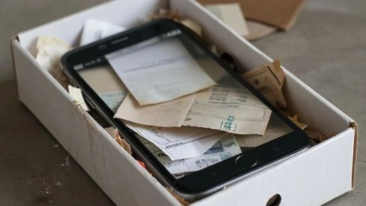 В Лабинске сотрудница ПВЗ выдала клиенту пустую коробку за 50 тысяч рублей