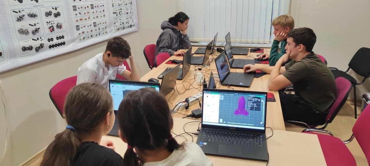 ЮНЫЕ ИНЖЕНЕРЫ ИЗ АРМАВИРА СОЗДАЛИ КОСМОС С ПОМОЩЬЮ 3D-ТЕХНОЛОГИЙ