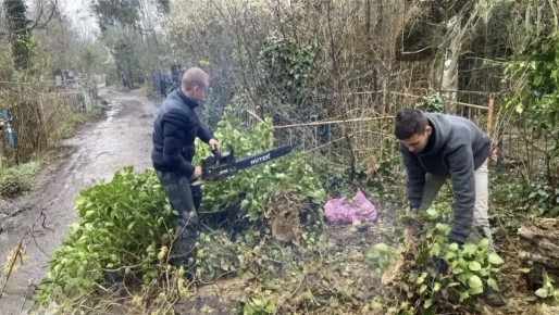 Новороссийск готовится к Радонице: на кладбищах наводят порядок, подготовлены дополнительные рейсы общественного транспорта