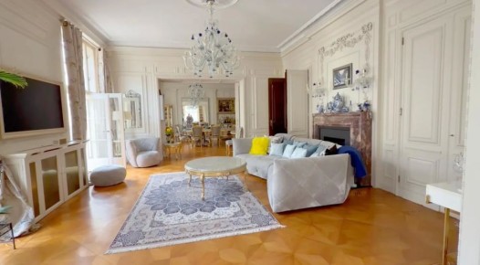 ������ ������ ���������-��������� (��������� ��� ����������� Grey Wiese) ����������� �� ����� YouTube-������ �����, ��� ������� ��� ��������� ������� ������ ���� �������� � �������