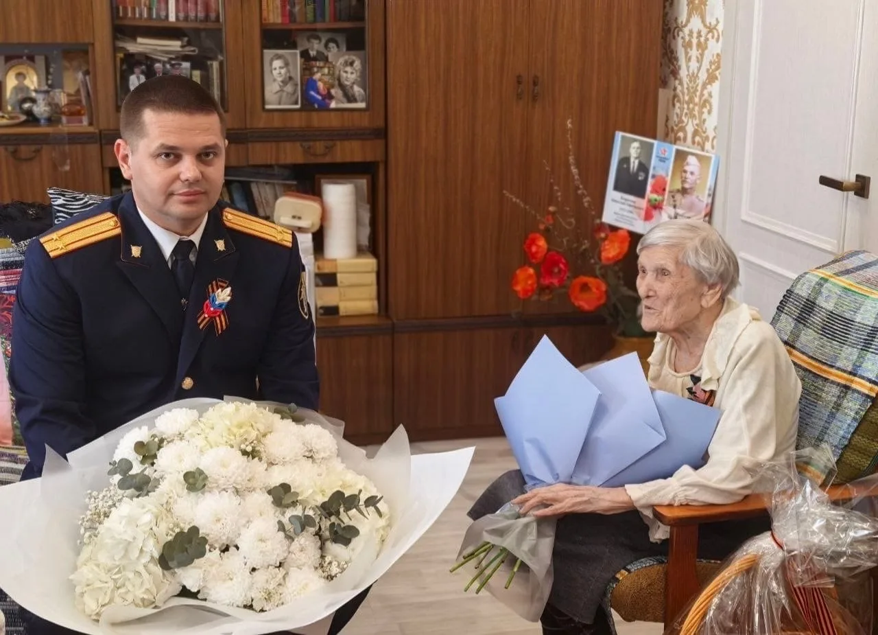 В Славянском, Ейском и Кореновском районах сотрудники следственного управления навестили ветеранов Великой Отечественной войны и поздравили их с праздником Днём Победы
