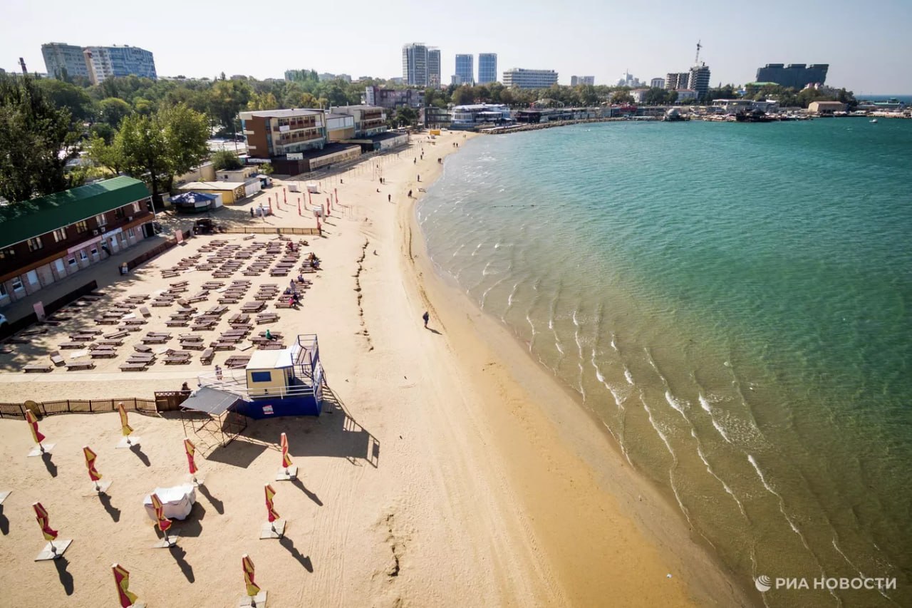 Спрос среди российских туристов на отдых в Анапе на майские праздники вырос на 10% по сравнению с прошлым годом, рассказали РИА Новости в туроператоре "Алеан"