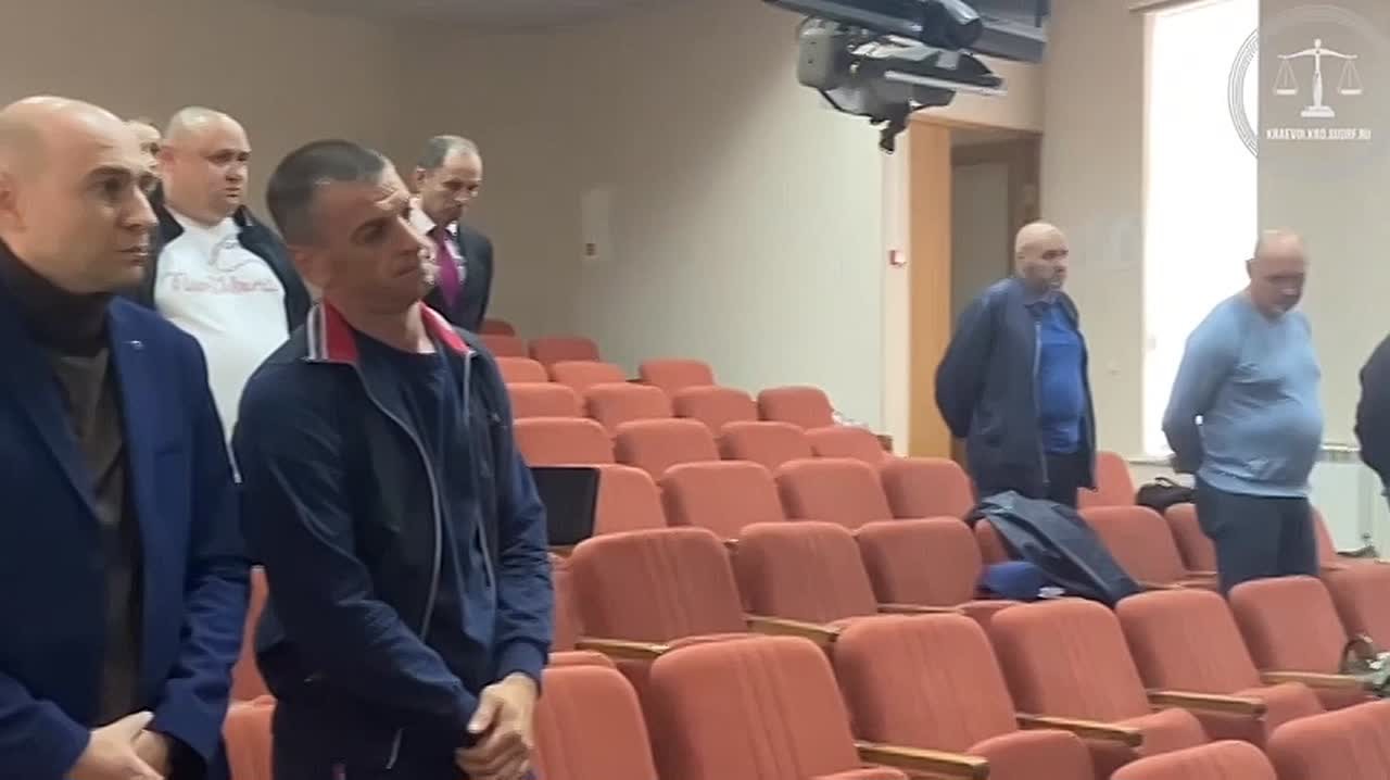 Бывших сотрудников Дагомысского ДРСУ осудили за хищение имущества и денег предприятия