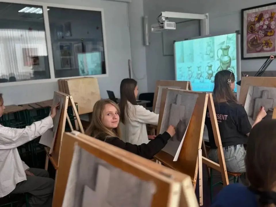 Детскую художественную школу Новокубанского района дооснастили по нацпроекту «Семья»