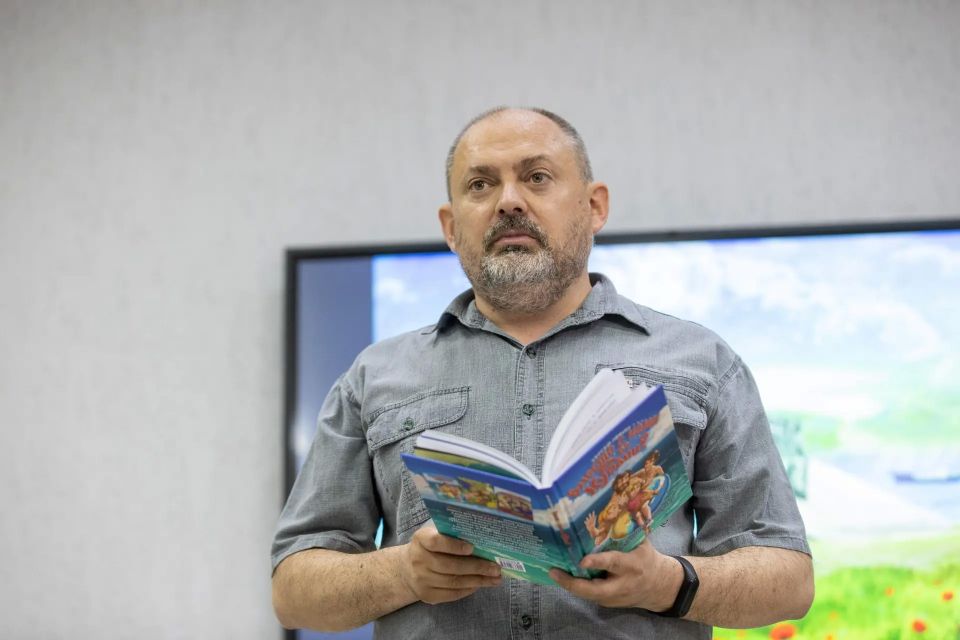 В Анапе презентовали уникальную книгу-путеводитель по черноморским курортам Краснодарского края