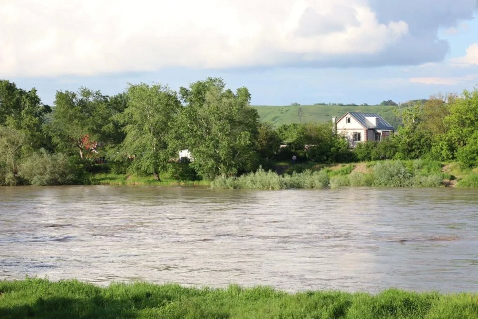 УРОВЕНЬ ВОДЫ В КУБАНИ НЕ ПРЕВЫШАЕТ 5 МЕТРОВ