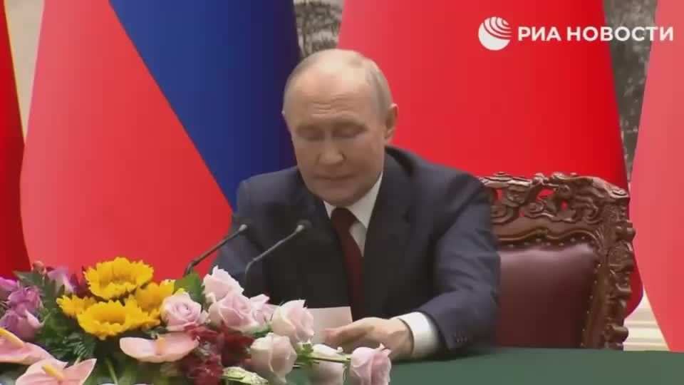 Путин и Си Цзиньпин подписали заявление об углублении отношений России и Китая