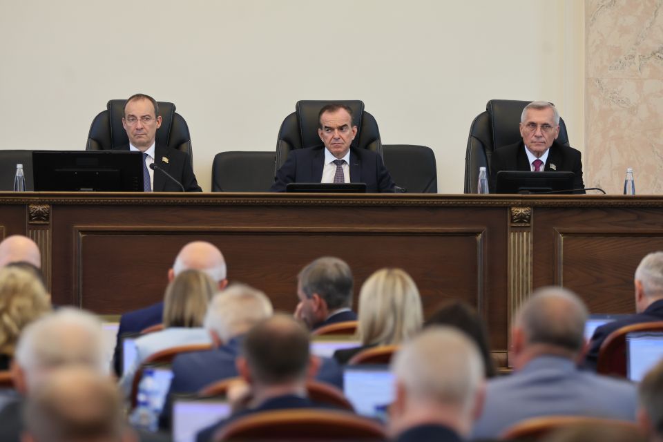 На Кубани расширили выплаты для многодетных семей и пострадавших от ЧС малоимущих граждан