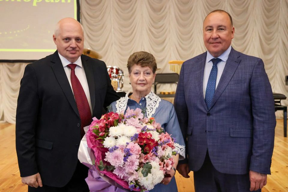 АЛЕКСАНДРА КУЦЕНКО НАГРАЖДЕНА МЕДАЛЬЮ ЗА ВКЛАД В РАЗВИТИЕ АРМАВИРА