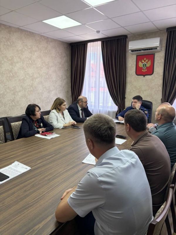 Прокуратурой Новокубанского района проведено совещание по вопросу образования задолженности предприятий ЖКХ за энергоресурсы перед ресурсоснабжающими организациями