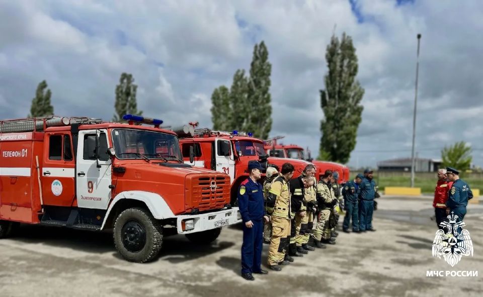 Огонь под контролем: в Крымске прошли масштабные пожарноспасательные учения