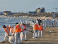В Анапе объявили старт купального сезона, пока часть пляжей еще восстанавливают после мазута