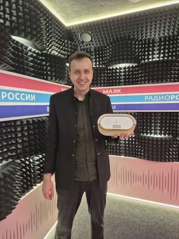Голос, который слушают. И приёмник, который светит