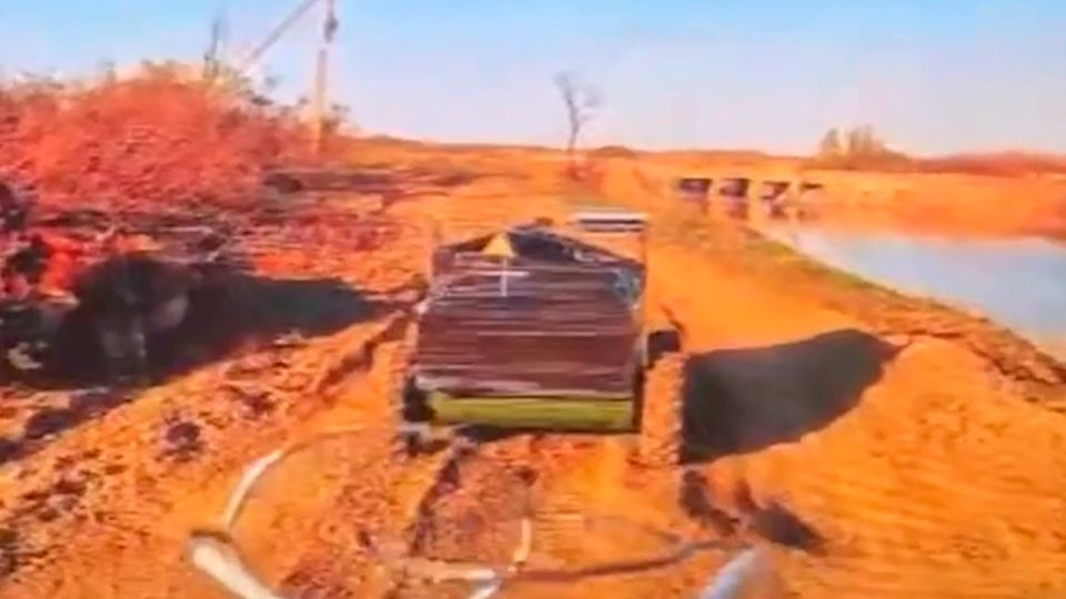 Дроноводы в Запорожской области уничтожили два автомобиля ВСУ типа «пикап»