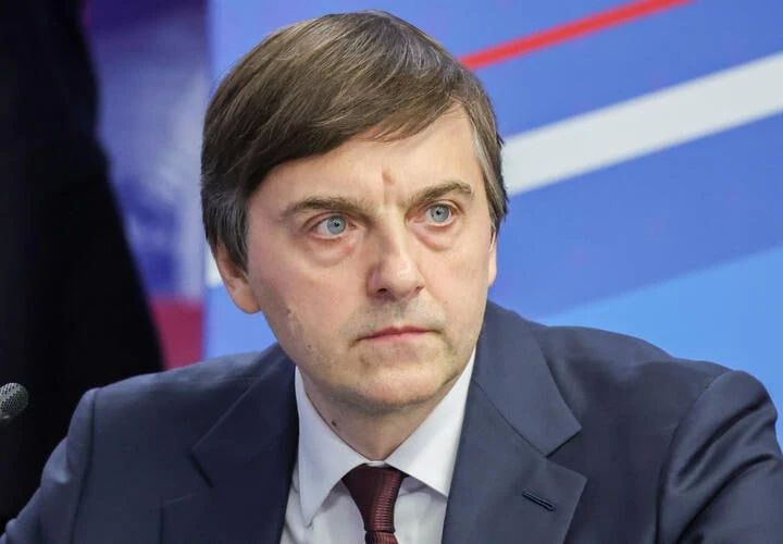 Строительство школ и поставки учебников: министр Кравцов рассказал о спросе на российское образование в Казахстане