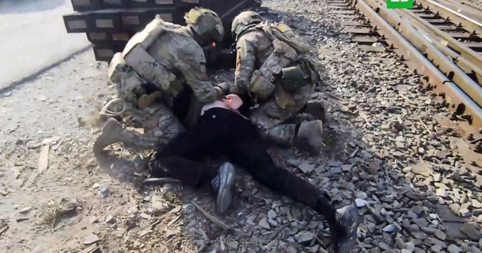 ФСБ: агент СБУ планировал подорвать пассажирский поезд в Новороссийске