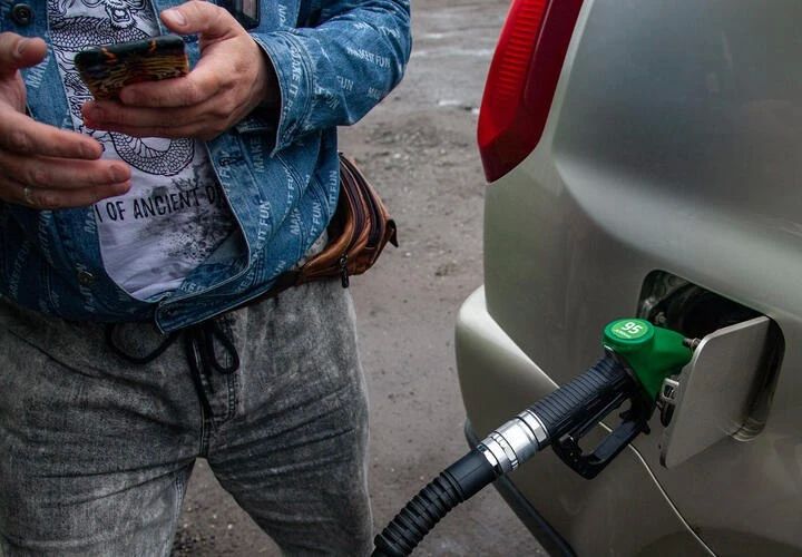 В Крыму с 31 мая отпускать бензин АИ-95 будут в приоритетном порядке для коммунального и социального транспорта и по талонам