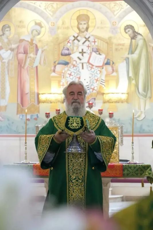 Андрей Кравченко: Новороссийцы, сердечно поздравляю со Святой Троицей!