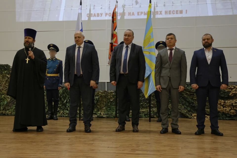АРМАВИРСКИХ ЛЕТЧИКОВ ПОЗДРАВИЛИ С 75-ЛЕТИЕМ СО ДНЯ ОБРАЗОВАНИЯ АРМАВИРСКОГО УЧЕБНОГО АВИАЦИОННОГО ПОЛКА